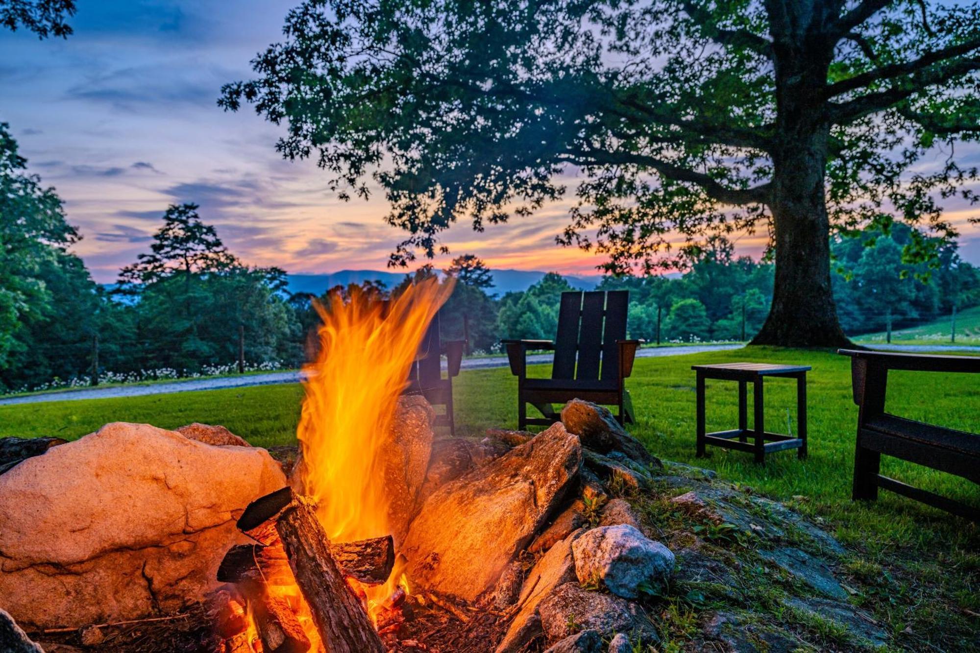 فندق Fire Mountain هايلاندس الغرفة الصورة
